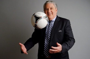 Let's play ball: FIFA vice president Jim Boyce has spoken out in favour of publishing the report (Photo: UEFA)