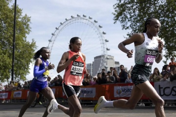 [Photo: TCS London Marathon]